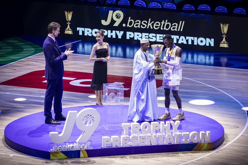 Dennis Schroder named MVP of FIBA Basketball World Cup 2023 / News 